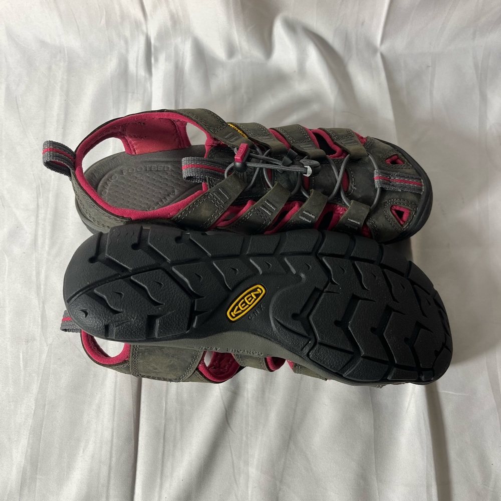 Keen Clearwater CNX Grey & Pink Sandals 6.5 - Picture 8 of 12